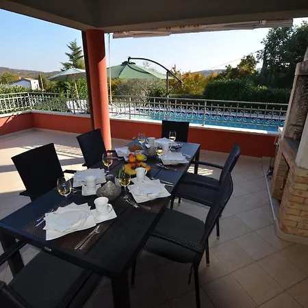 וילה Calm Countryside Manor With Pool - With Pool