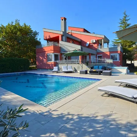 וילה Calm Countryside Manor With Pool - With Pool